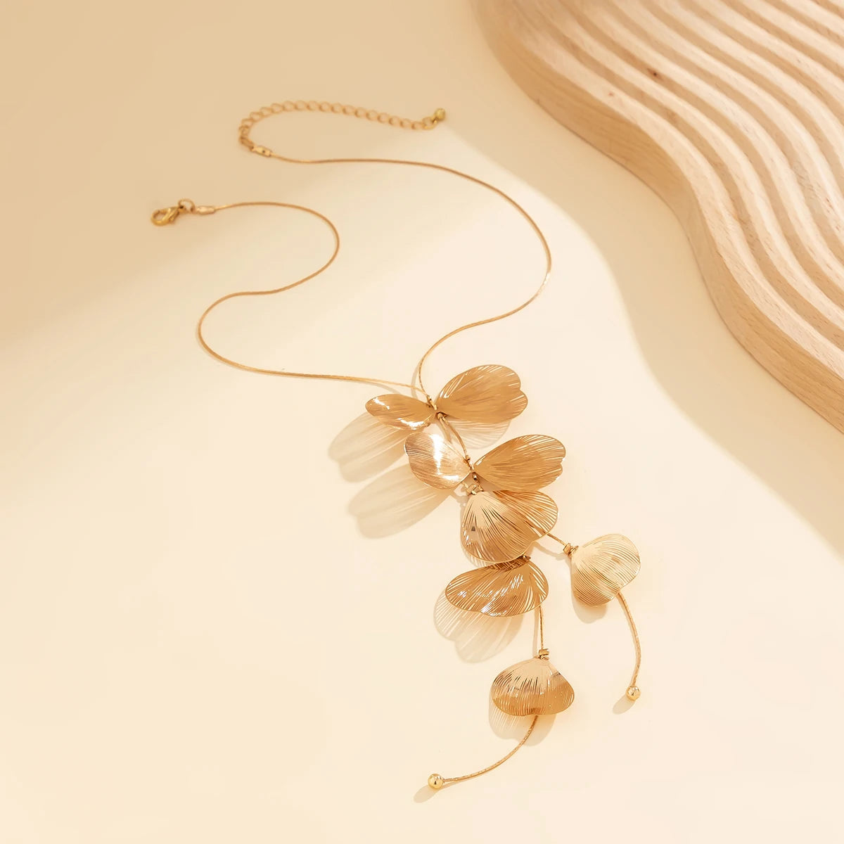 The Liora Necklace